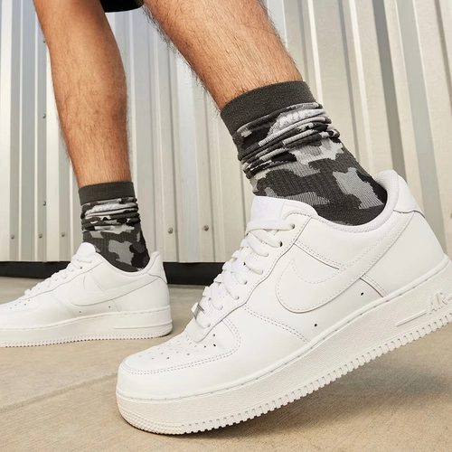 Nike Air Force 1 Low – Triple White